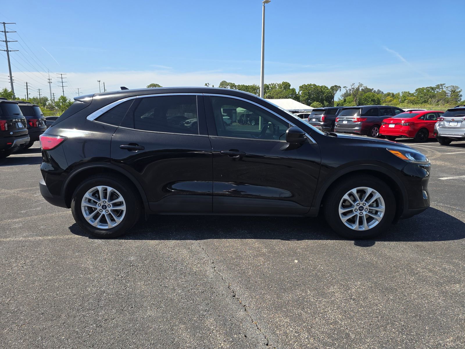 Used 2020 Ford Escape SE FWD image 3
