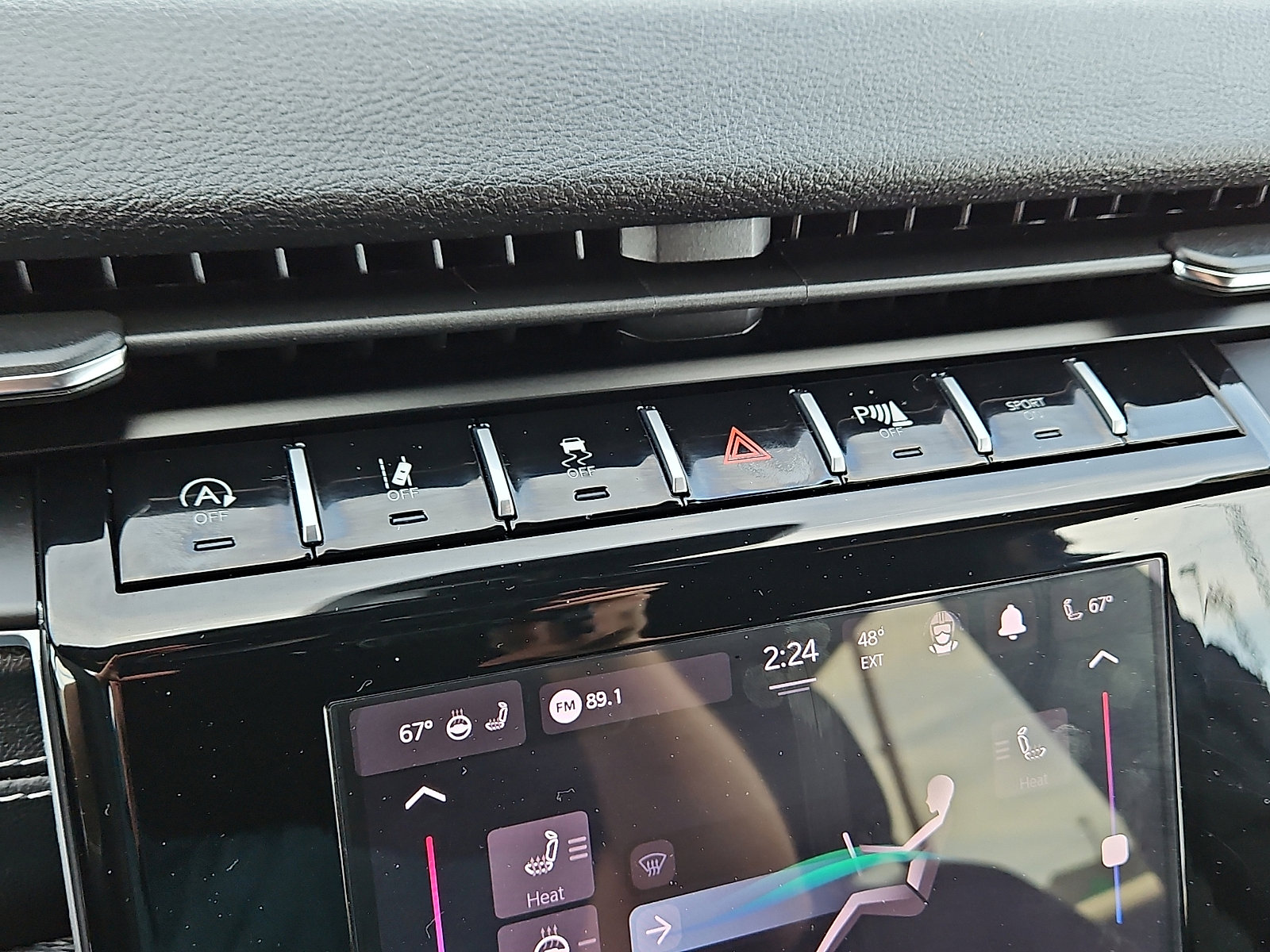 Used 2025 Jeep Grand Cherokee Altitude image 19