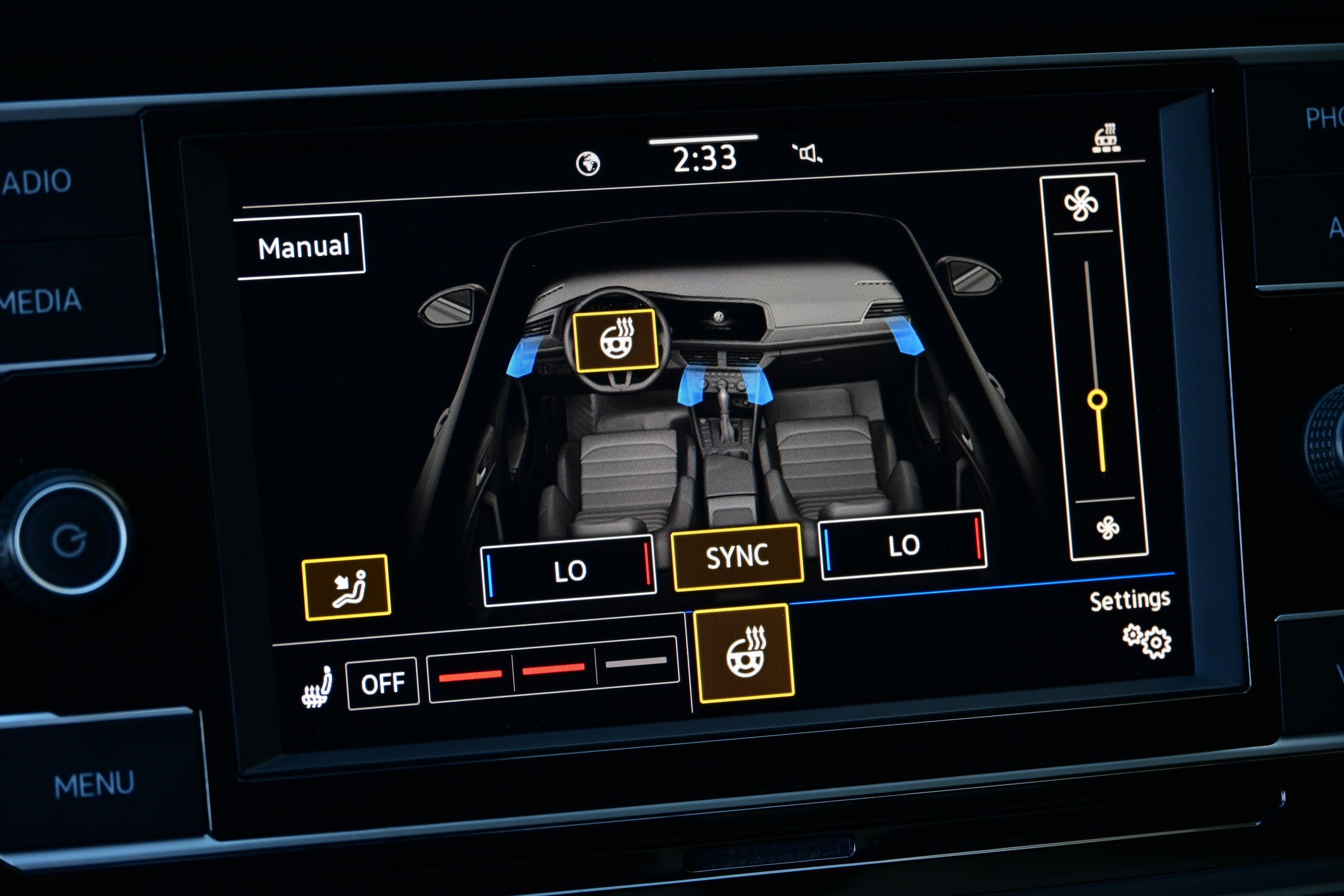 Used 2020 Volkswagen Jetta SE w/ SE Cold Weather Package image 15