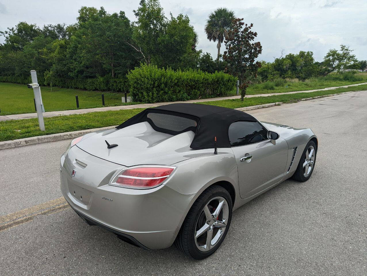 Used 2007 Saturn Sky Red Line image 6