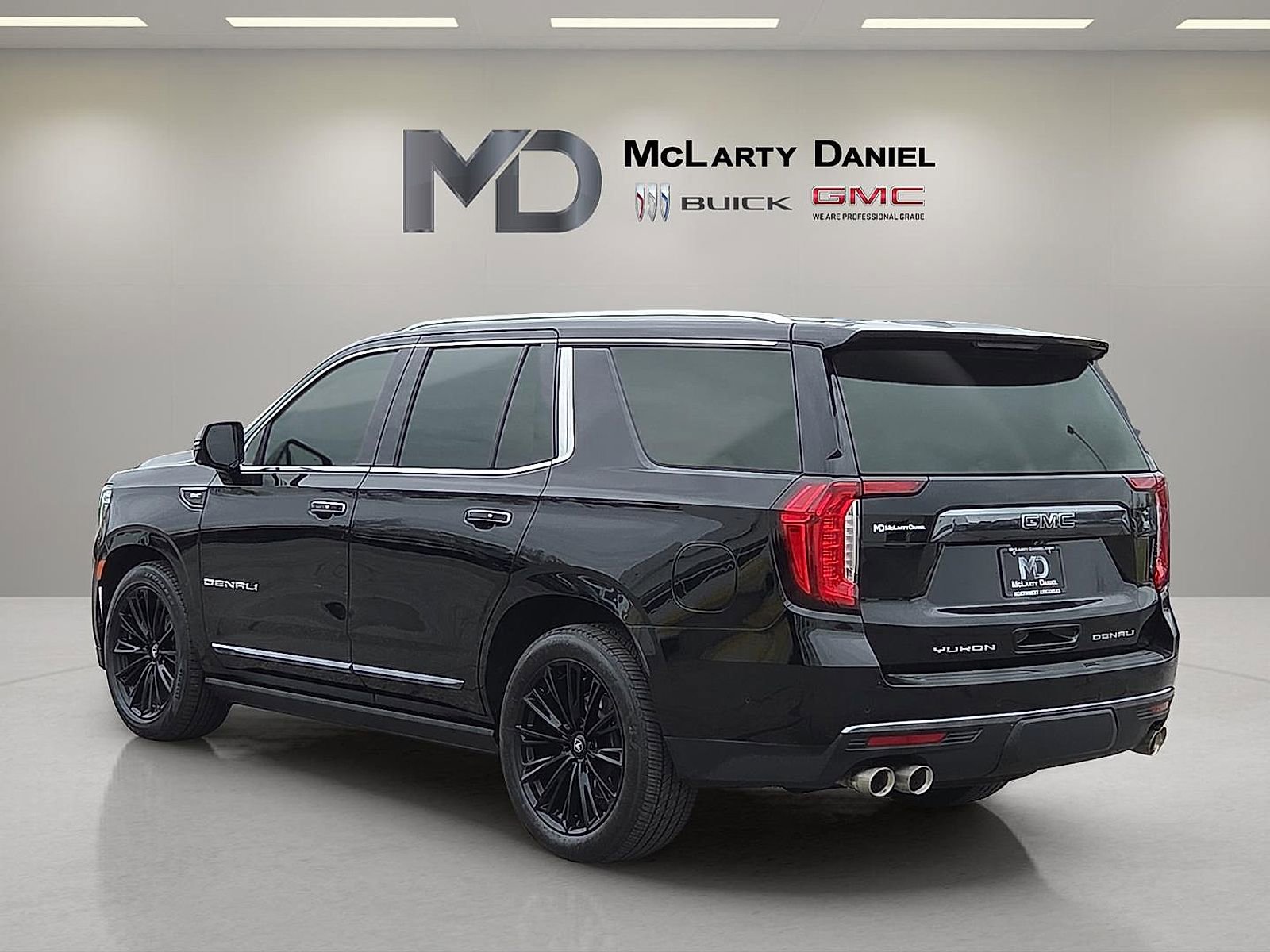 Certified 2023 GMC Yukon Denali Ultimate image 4