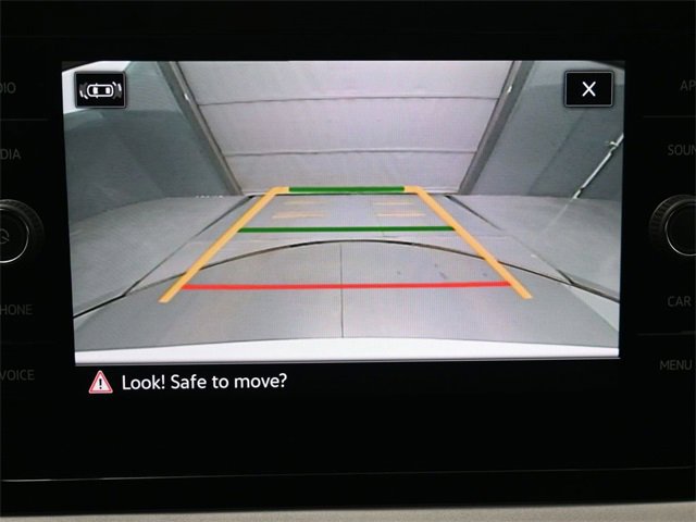 Used 2025 Volkswagen Taos SE w/ Panoramic Sunroof Package image 21