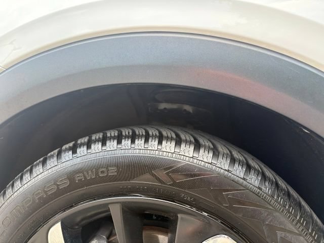Used 2020 Buick Encore GX Essence w/ Experience Buick Package FWD image 12