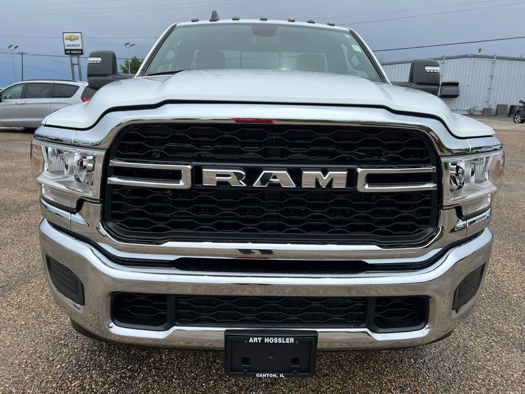 Used 2024 RAM 2500 Tradesman w/ Chrome Appearance Group AWD/4WD image 6