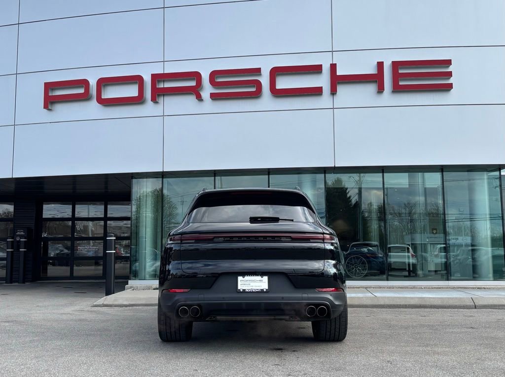 Certified 2024 Porsche Cayenne S AWD/4WD image 10