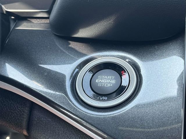 Used 2023 Jeep Grand Cherokee Laredo w/ Luxury Tech Group I image 33