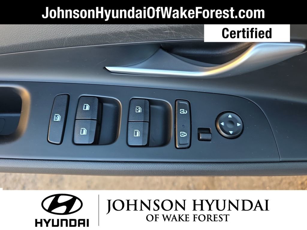 Certified 2023 Hyundai Elantra SEL w/ Preferred Accessory Package image 33