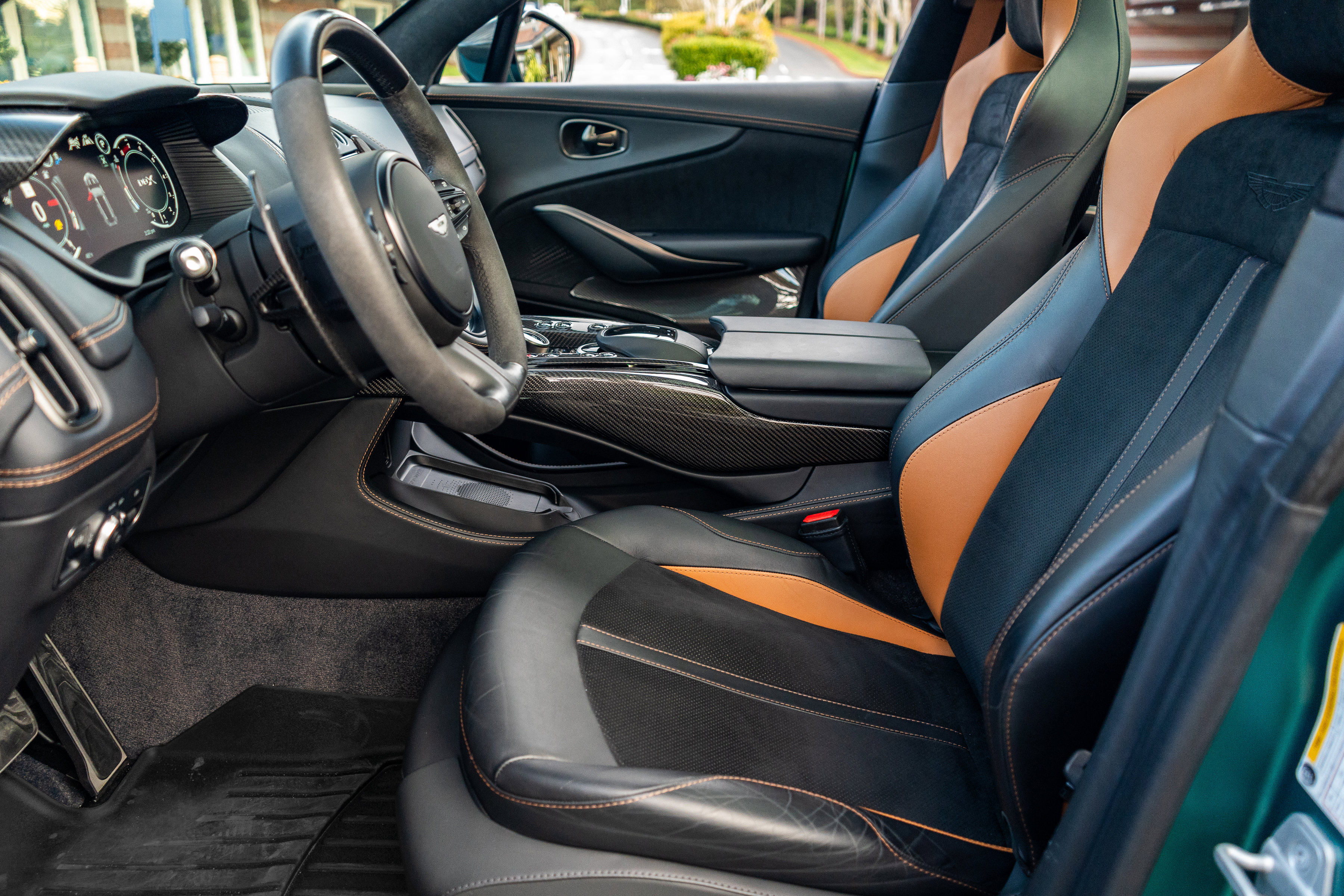 Used 2023 Aston Martin DBX 707 image 12