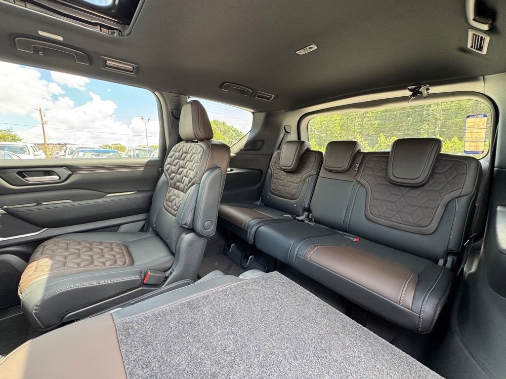 New 2025 Nissan Armada Platinum w/ Convenience Package image 13