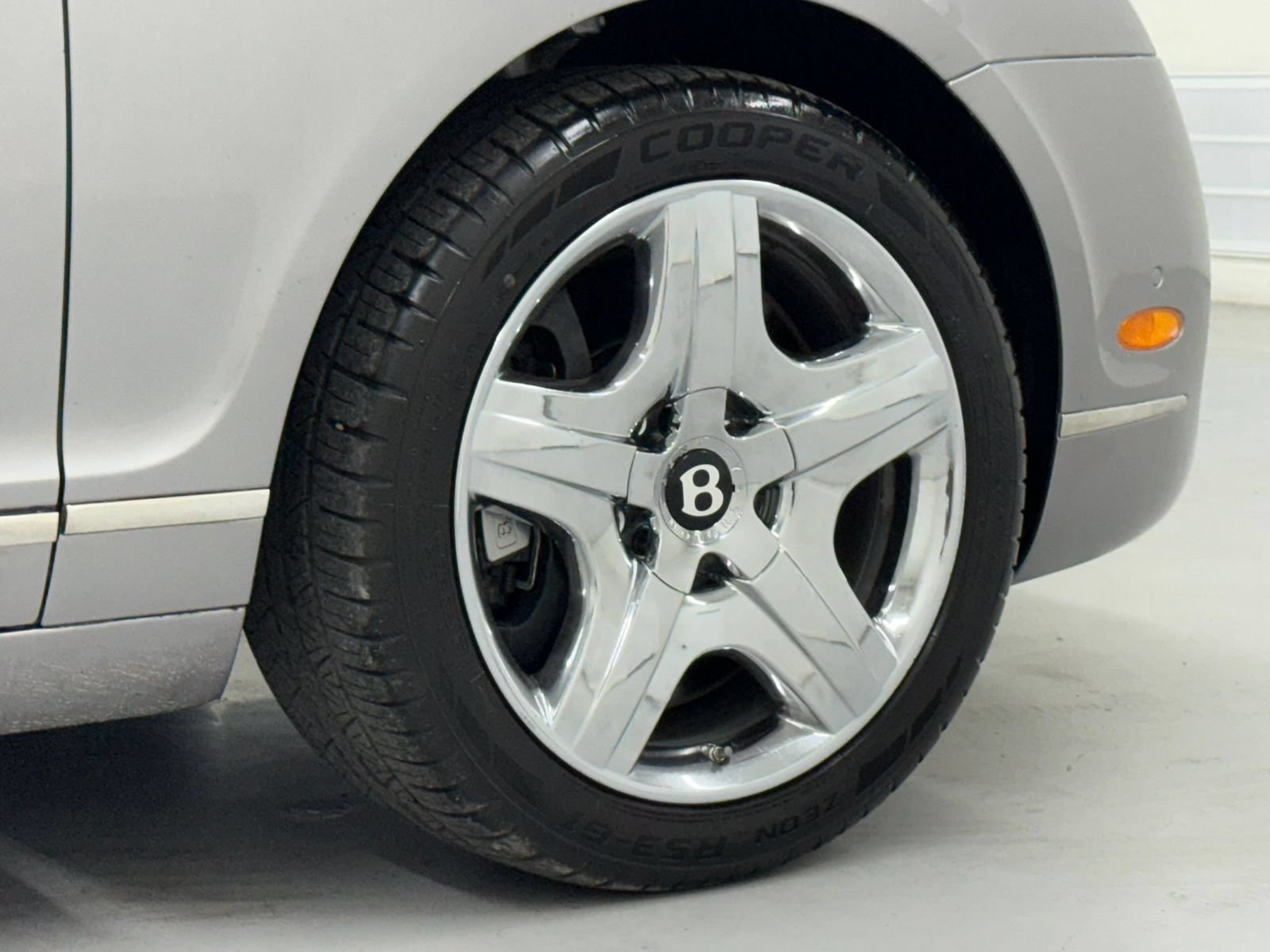 Used 2006 Bentley Flying Spur Flying Spur AWD/4WD image 54
