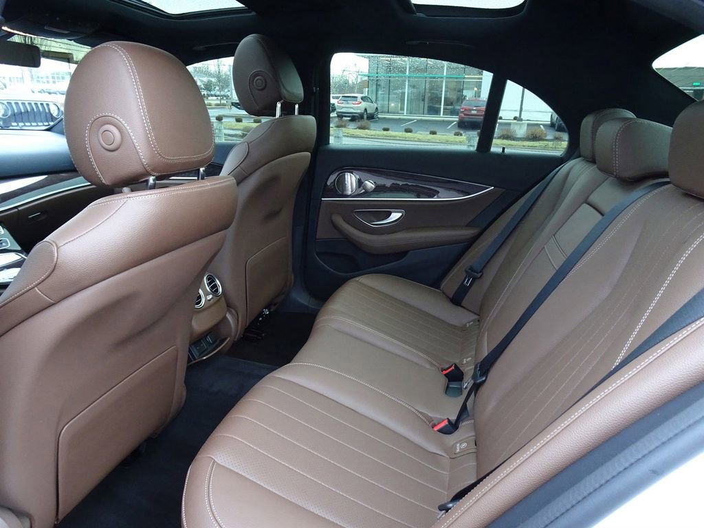 Used 2023 Mercedes-Benz E 350 4MATIC Sedan image 18