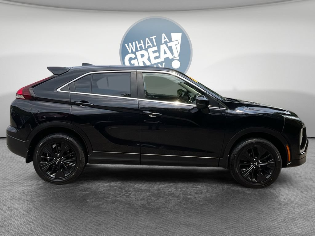Used 2022 Mitsubishi Eclipse Cross LE AWD/4WD image 2
