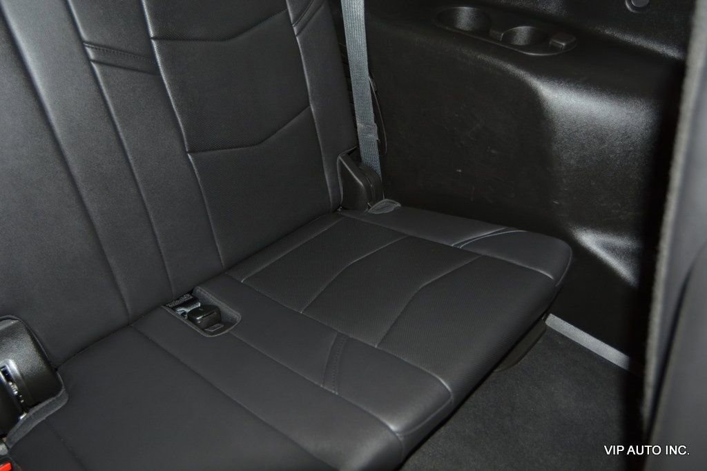 Used 2018 Cadillac Escalade Premium Luxury AWD/4WD image 31