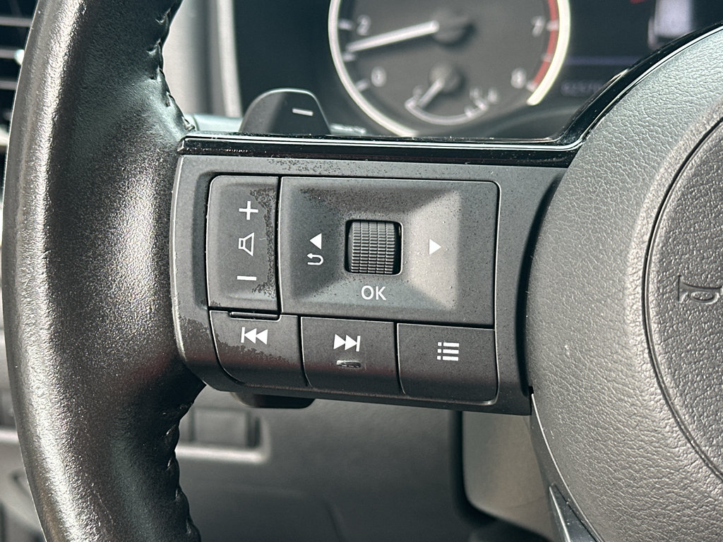 Used 2022 Nissan Rogue SV w/ SV Premium Package FWD image 5