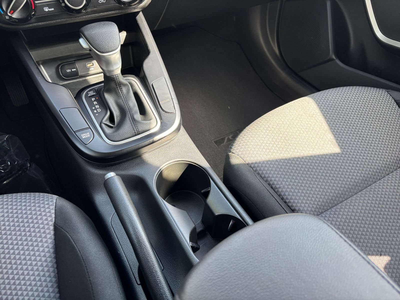 Used 2025 Kia Soul LX w/ LX Technology Package FWD image 40
