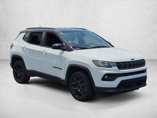 Used 2024 Jeep Compass Latitude w/ Convenience Group AWD/4WD video 3