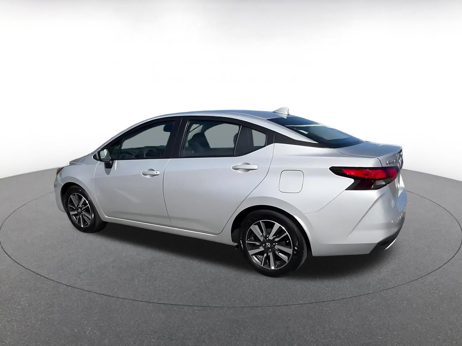 Used 2025 Nissan Versa SV FWD image 10