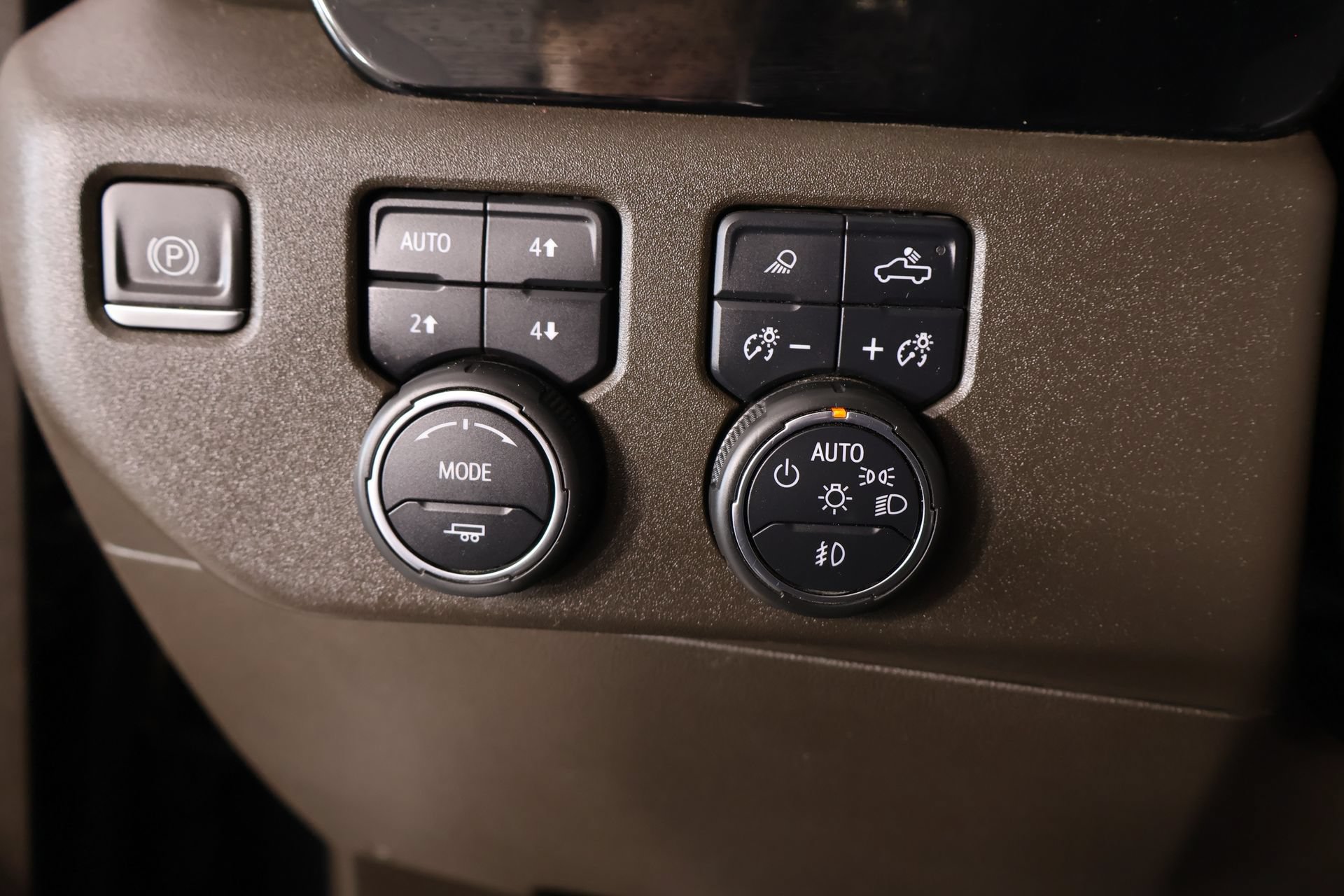 Used 2022 Chevrolet Silverado 1500 LTZ AWD/4WD image 8