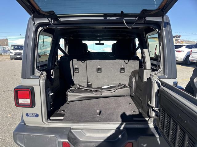 Used 2021 Jeep Wrangler Unlimited Sahara w/ Uconnect 4C Nav & Sound Group image 5