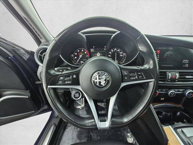 Used 2019 Alfa Romeo Giulia Ti w/ Quick Order Package 22X Lusso AWD/4WD image 30