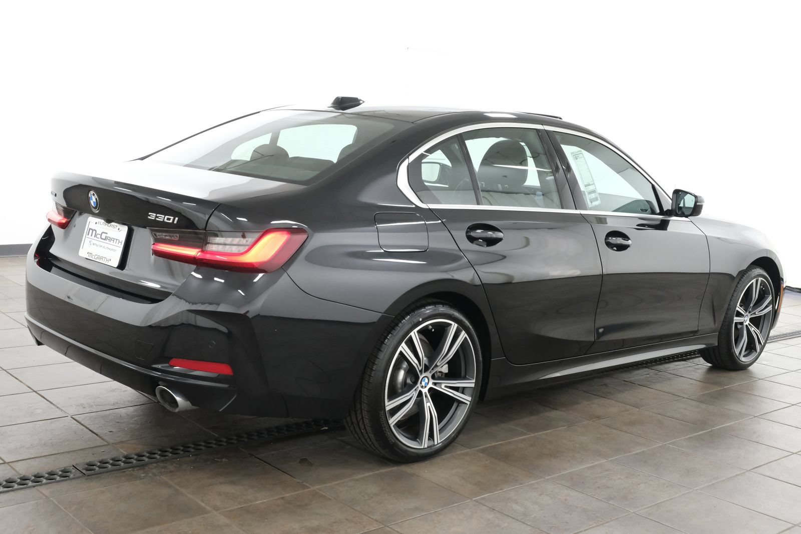 Used 2024 BMW 330i xDrive Sedan w/ Convenience Package AWD/4WD image 5
