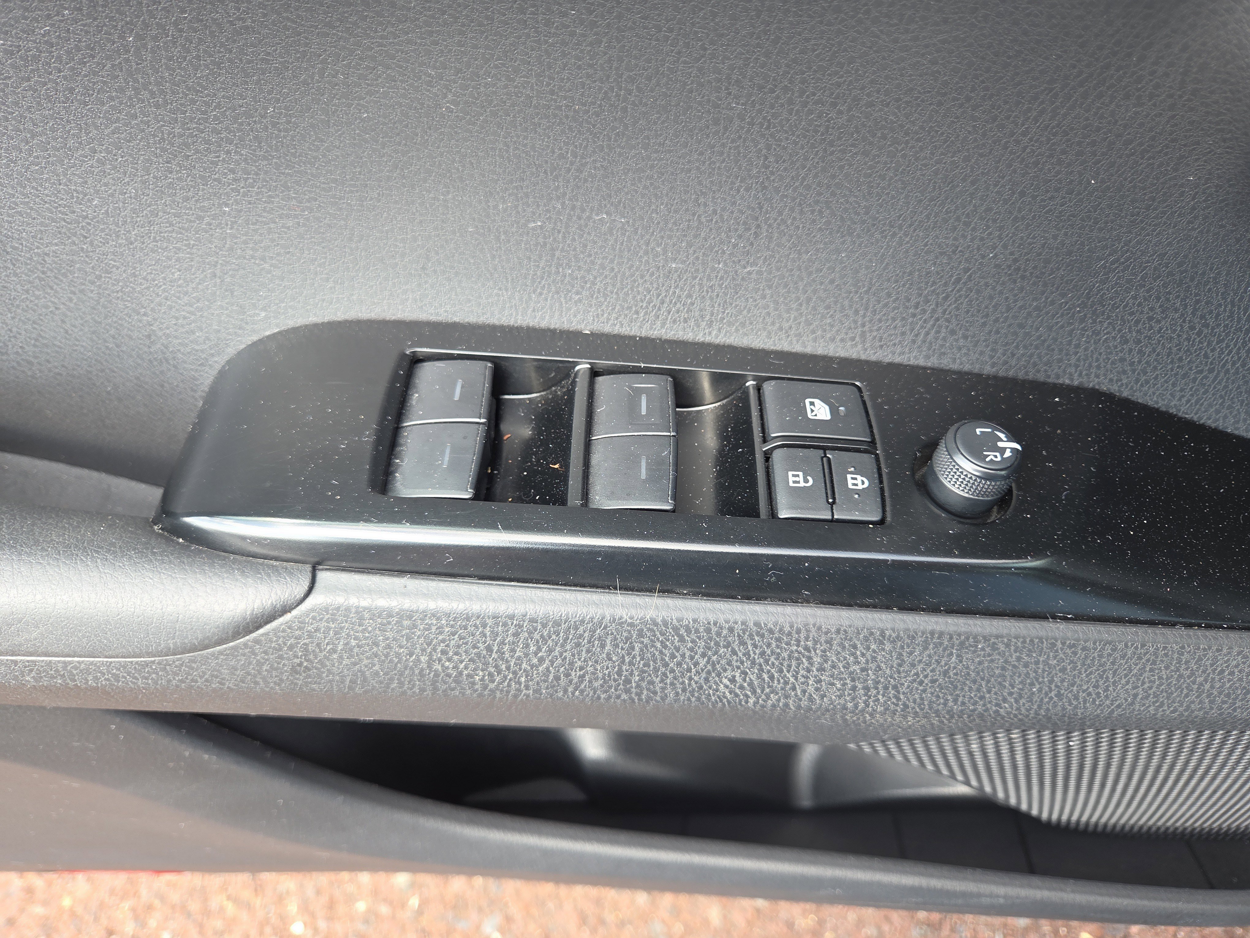 Certified 2025 Toyota Camry SE FWD image 28