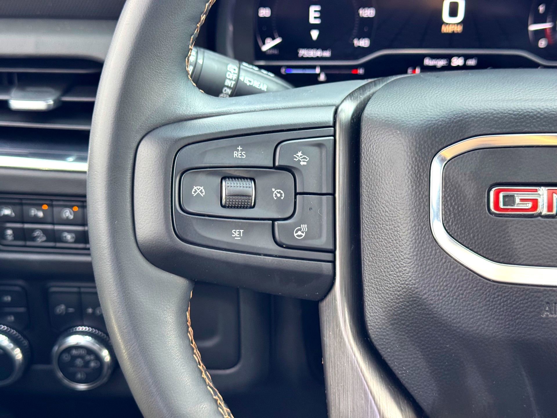 Used 2023 GMC Yukon AT4 w/ Technology Package image 26