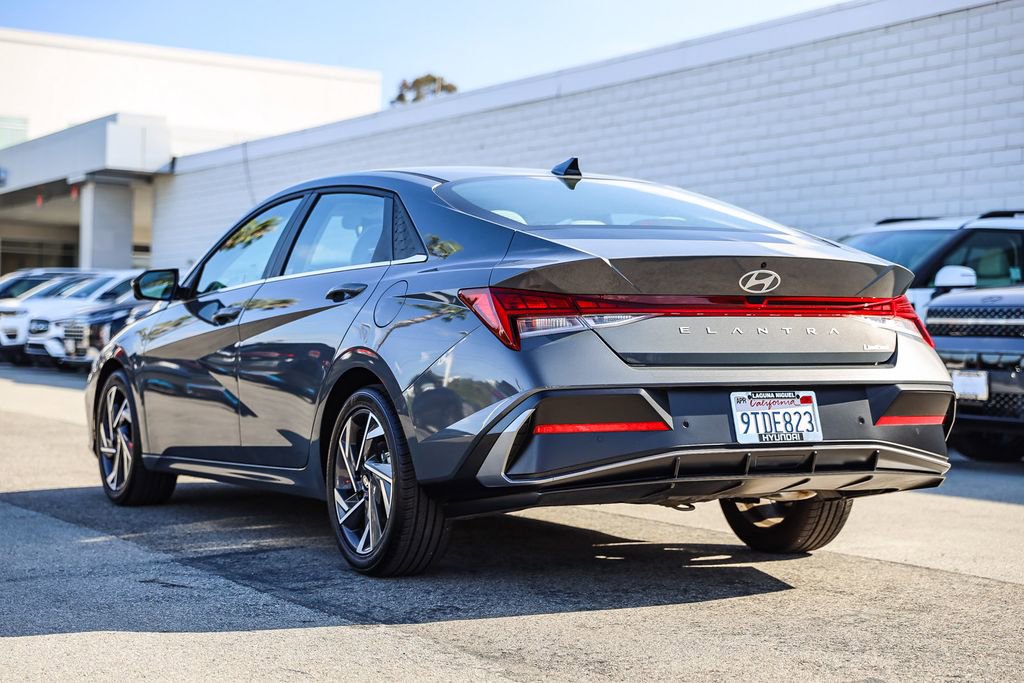 Certified 2024 Hyundai Elantra Limited FWD image 4