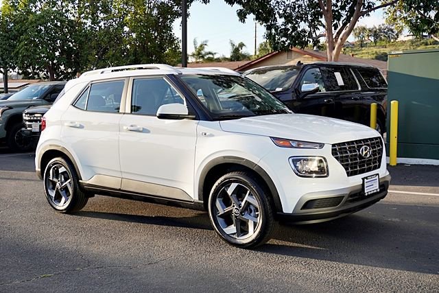 New 2026 Hyundai Venue SEL FWD image 6