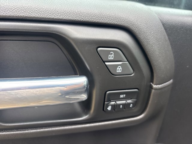 Used 2022 Chevrolet Silverado 2500 High Country w/ Technology Package AWD/4WD image 28