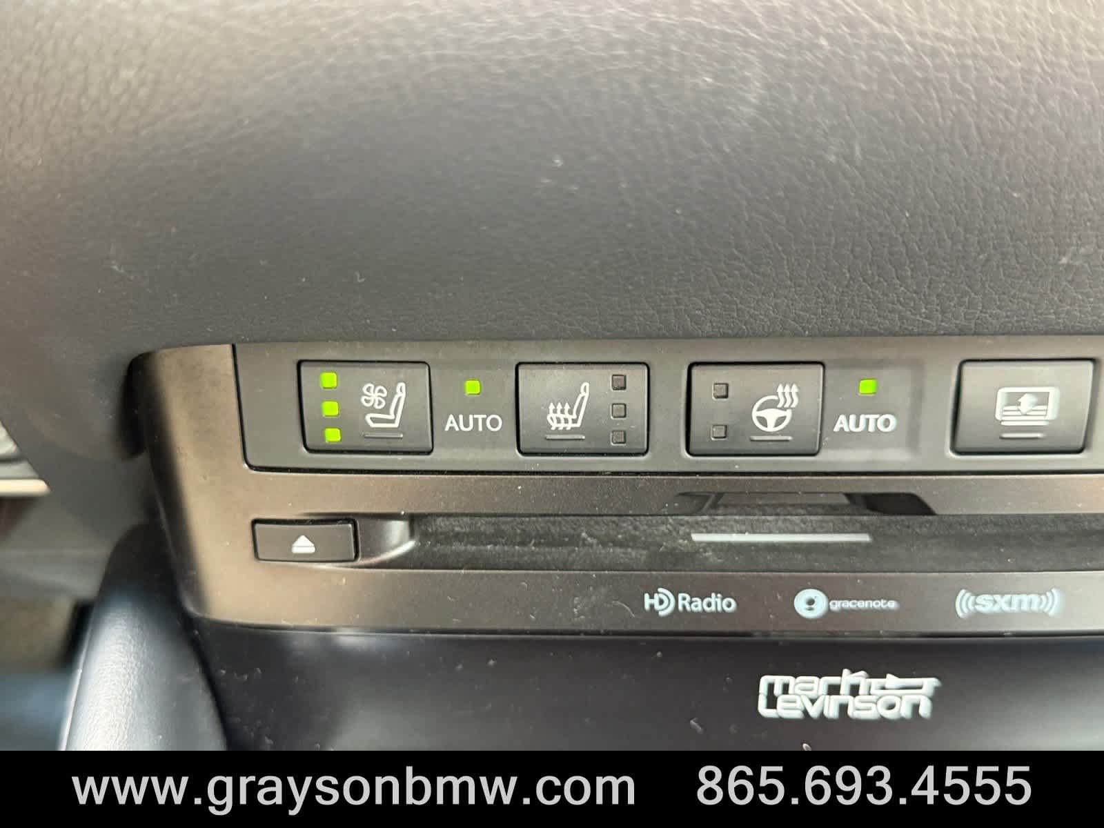 Used 2020 Lexus ES 300h Ultra Luxury w/ Accessory Package 2 FWD image 28