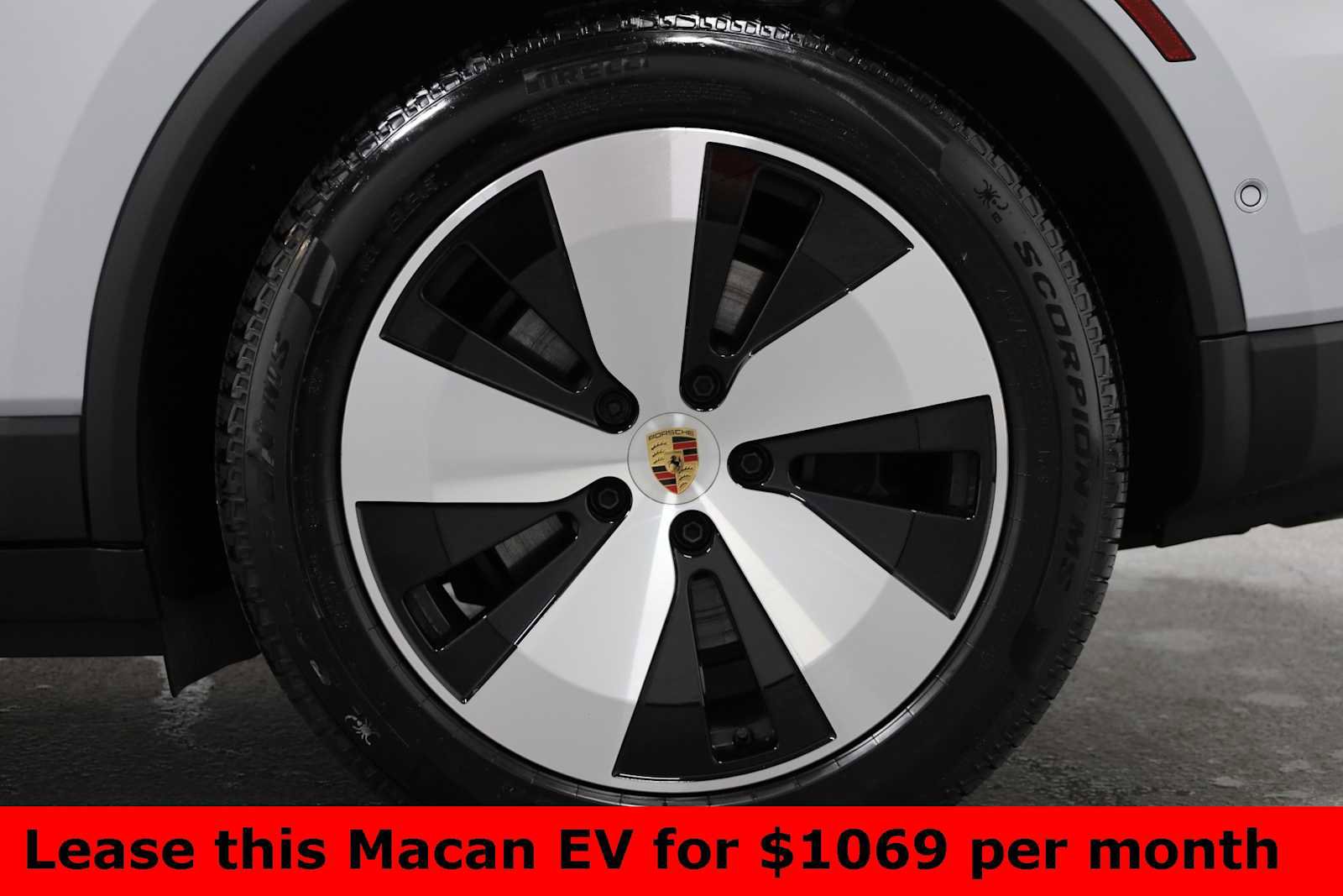 Certified 2025 Porsche Macan Electric image 48