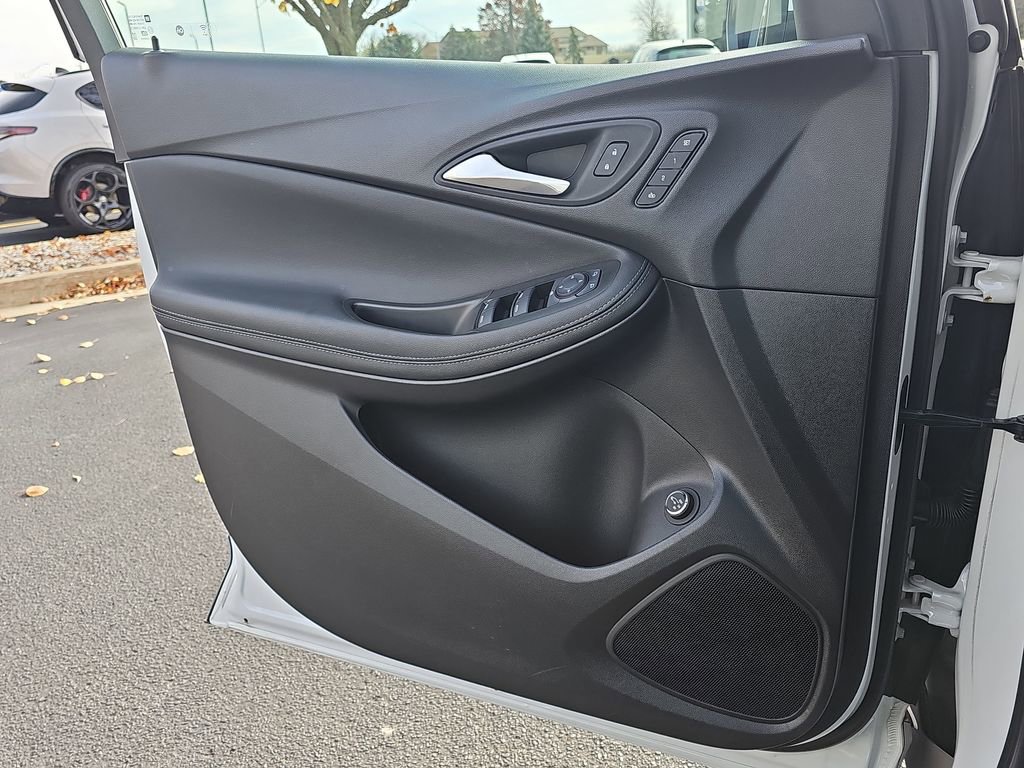 Used 2022 Buick Encore GX Essence w/ Advanced Technology Package image 28