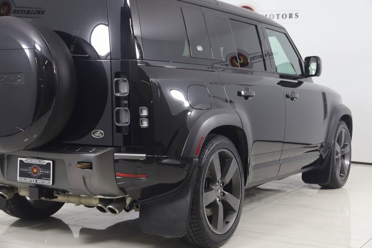 Used 2023 Land Rover Defender 110 V8 AWD/4WD image 44