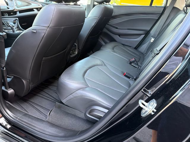 Used 2019 Buick Envision Essence image 21