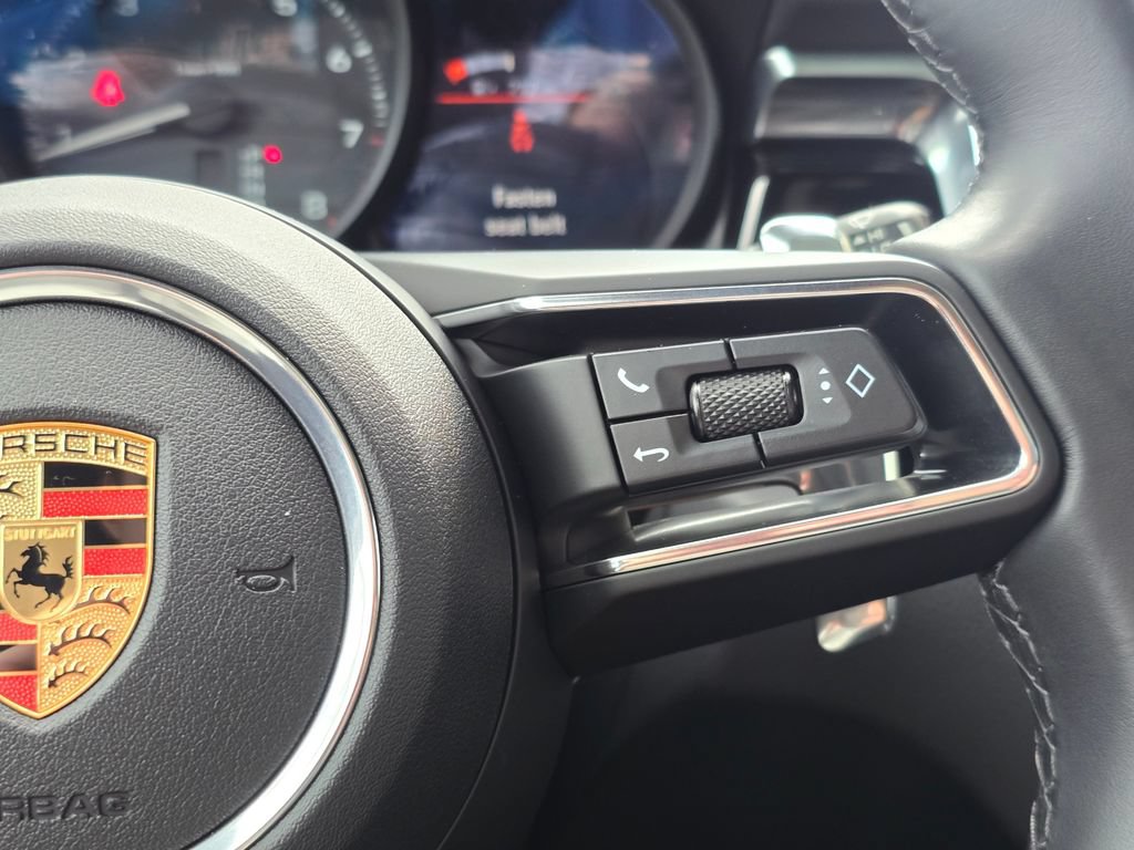 Used 2023 Porsche Macan AWD/4WD image 20