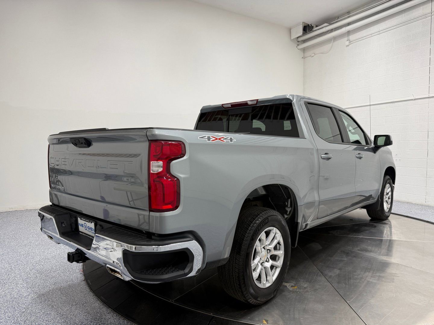 Used 2025 Chevrolet Silverado 1500 RST w/ Convenience Package II AWD/4WD image 7