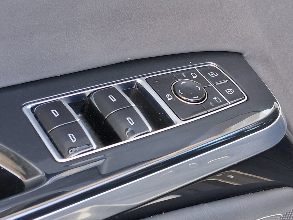 Certified 2025 Cadillac Escalade ESV Sport Platinum AWD/4WD image 19