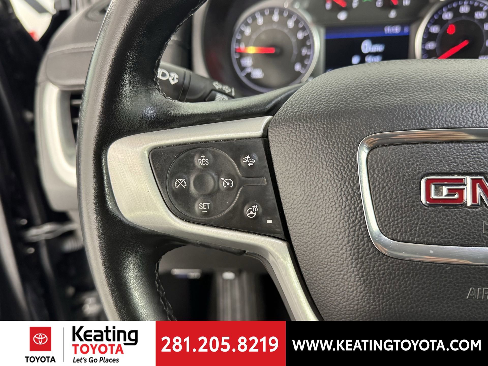 Used 2024 GMC Terrain SLT image 25