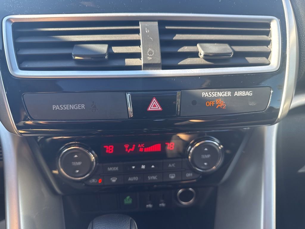 Used 2020 Mitsubishi Eclipse Cross SE image 6