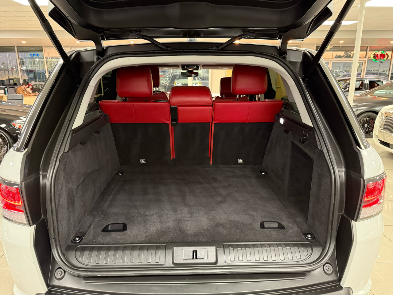 Used 2017 Land Rover Range Rover Sport Autobiography image 32