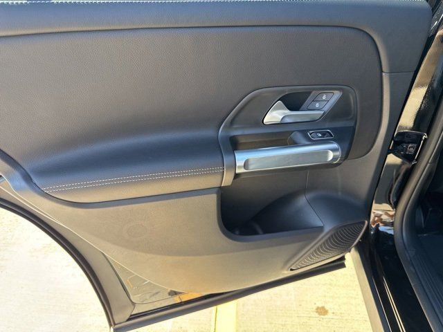 New 2025 Mercedes-Benz GLB 250 image 13