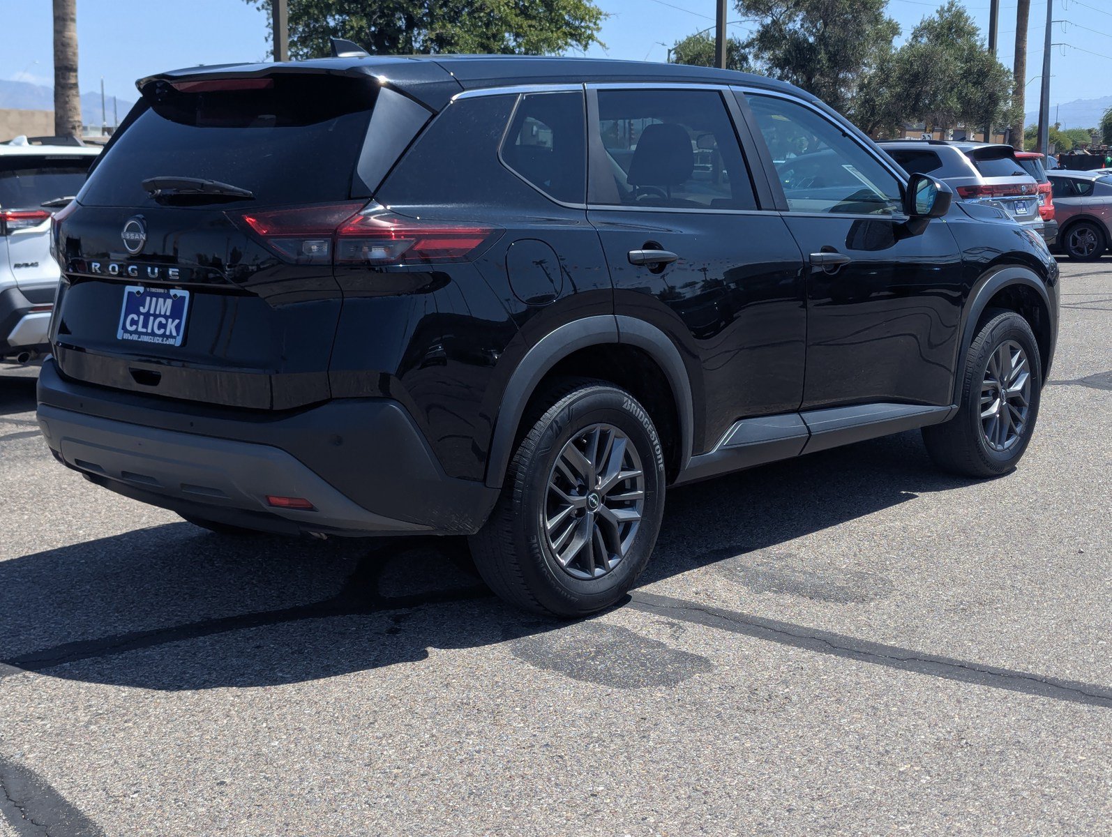 Used 2023 Nissan Rogue S FWD image 2