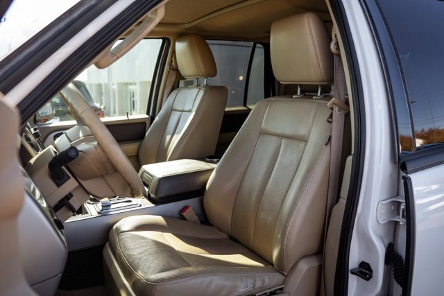 Used 2013 Ford Expedition XLT image 9