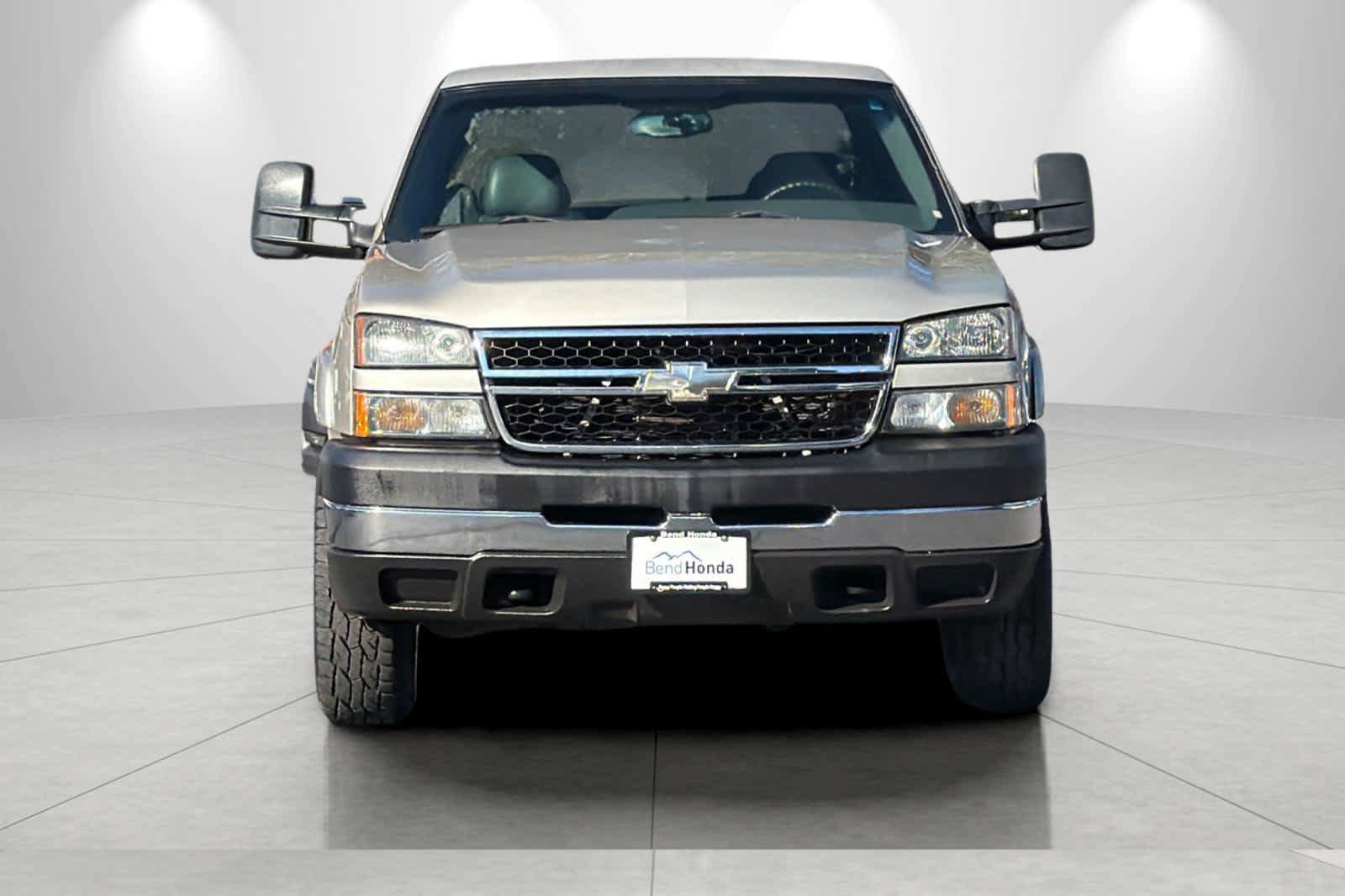 Used 2007 Chevrolet Silverado 2500 LT w/ Skid Plate Package AWD/4WD image 10