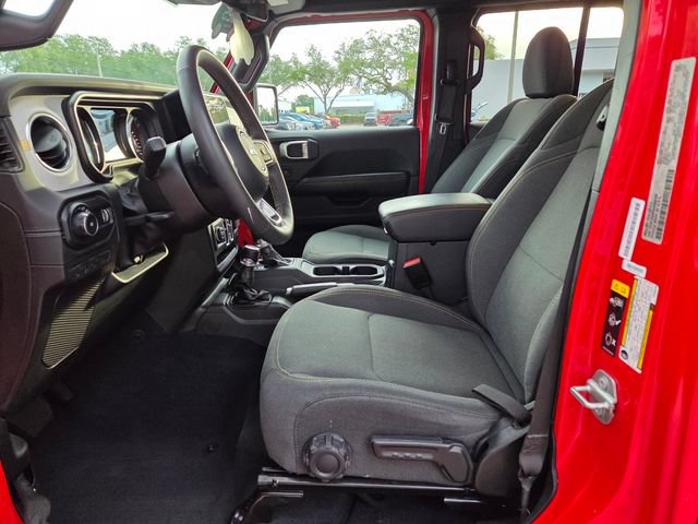 Used 2025 Jeep Wrangler Unlimited Sahara AWD/4WD image 12