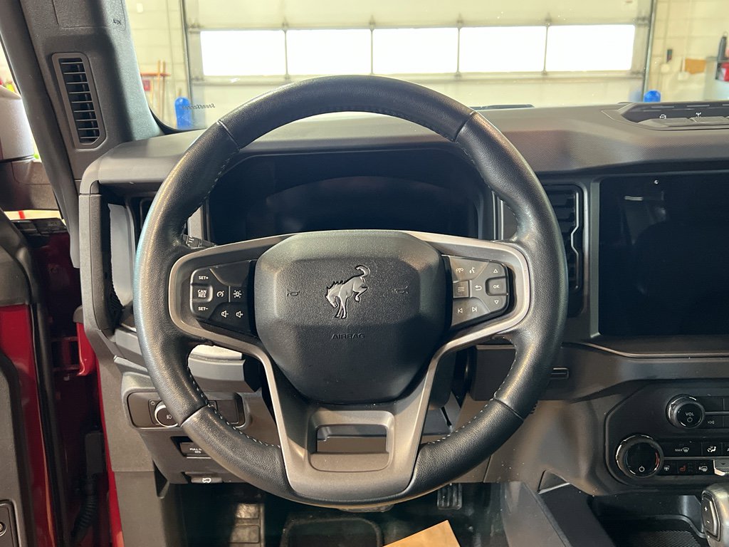 Used 2025 Ford Bronco Badlands image 28