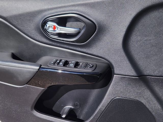 Used 2023 Jeep Cherokee Altitude Lux image 12