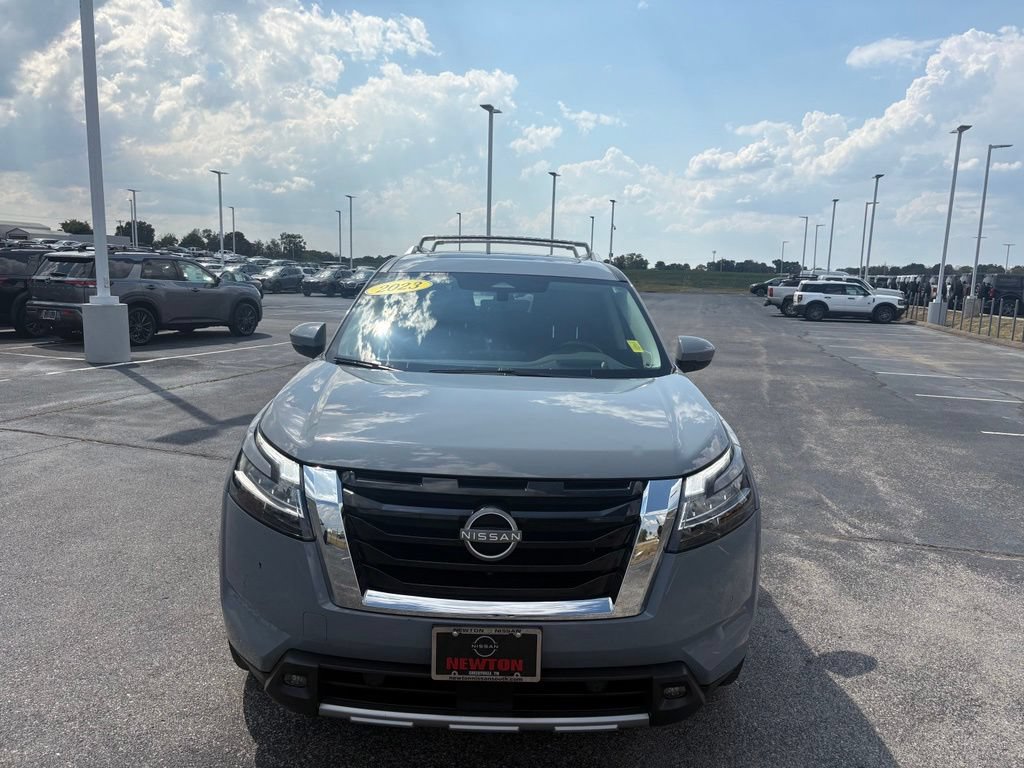 Used 2023 Nissan Pathfinder Platinum w/ Cargo Package AWD/4WD image 18