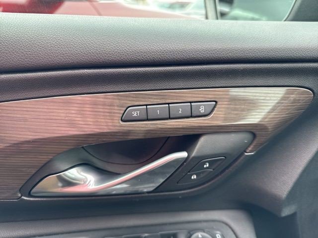 Used 2024 GMC Terrain Denali image 18